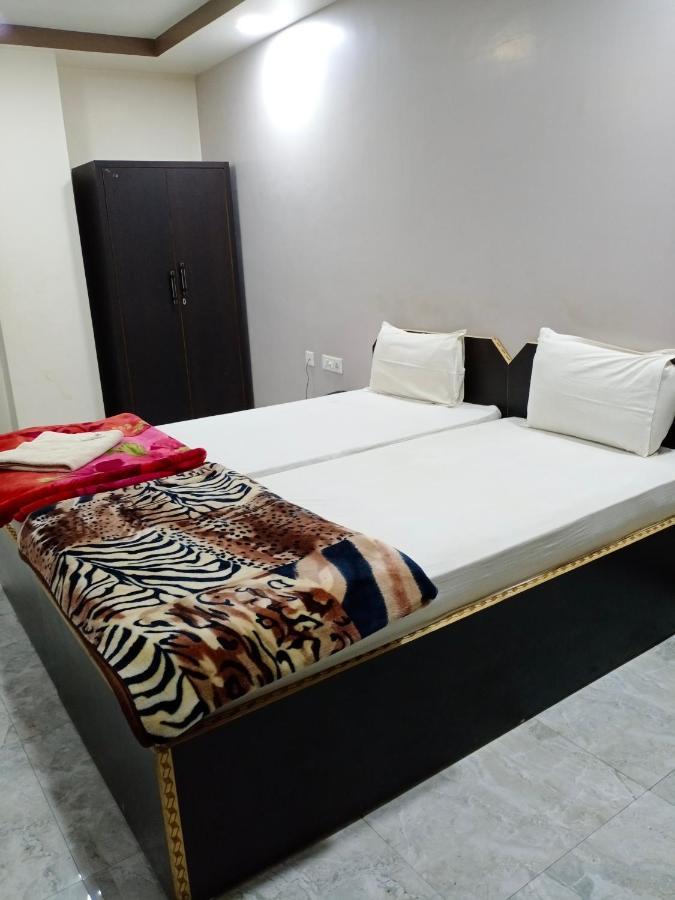 Hotel Sunaina International Gaya Eksteriør billede