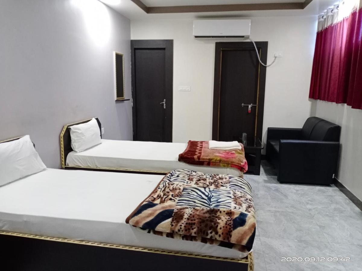 Hotel Sunaina International Gaya Eksteriør billede